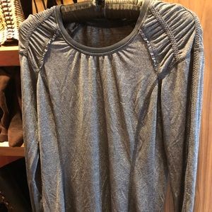 Long sleeve workout top-grey